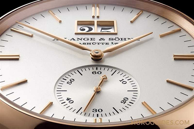 古典銀白色面盤登場(chǎng)｜朗格Saxonia Outsize Date再次演繹-復(fù)刻表