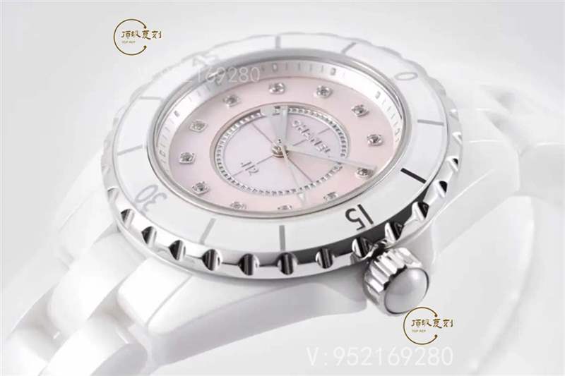 XF廠香奈兒J12系列陶瓷石英女士復(fù)刻表粉盤(pán)做工怎么樣-復(fù)刻表