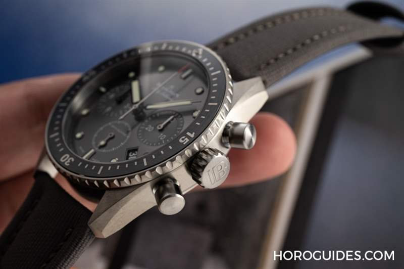 18K紅金藍(lán)面、23級鈦灰面,Blancpain五十噚深潛器飛返計時碼表兩款延伸新作-復(fù)刻表