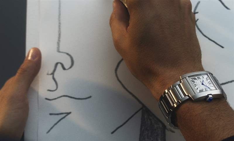 法國(guó)坦克回來了！Cartier Tank家族唯一鏈帶表款Tank Fran?aise改版回歸-復(fù)刻表