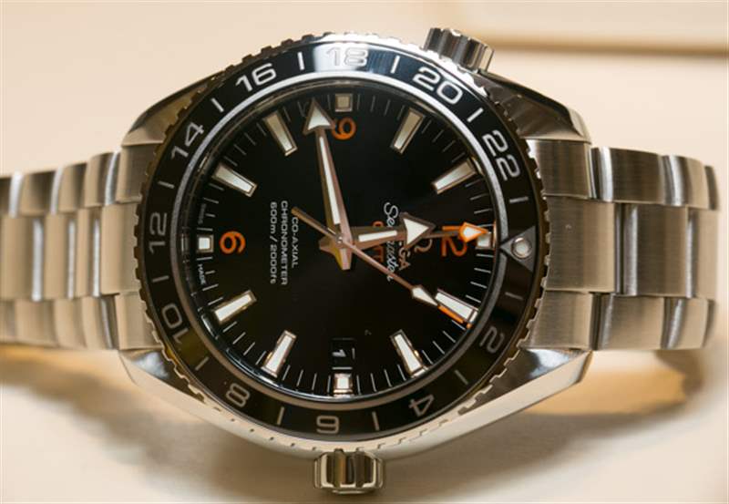 歐米茄海馬系列海洋宇宙格林威治標(biāo)準(zhǔn)時(shí)間腕表上手體驗(yàn)-復(fù)刻表