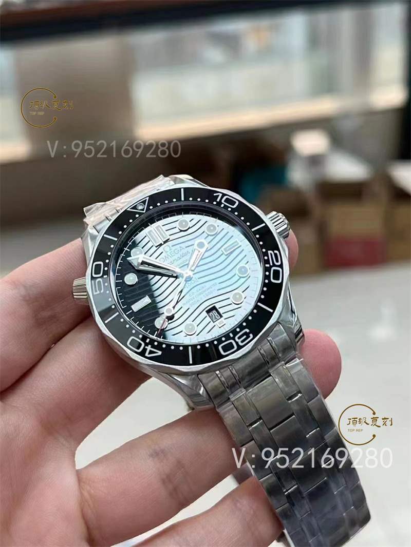 VS廠(SBF廠)黑海馬300機芯還會一眼假嗎,VS廠8800機芯還原正品避震器-復刻表