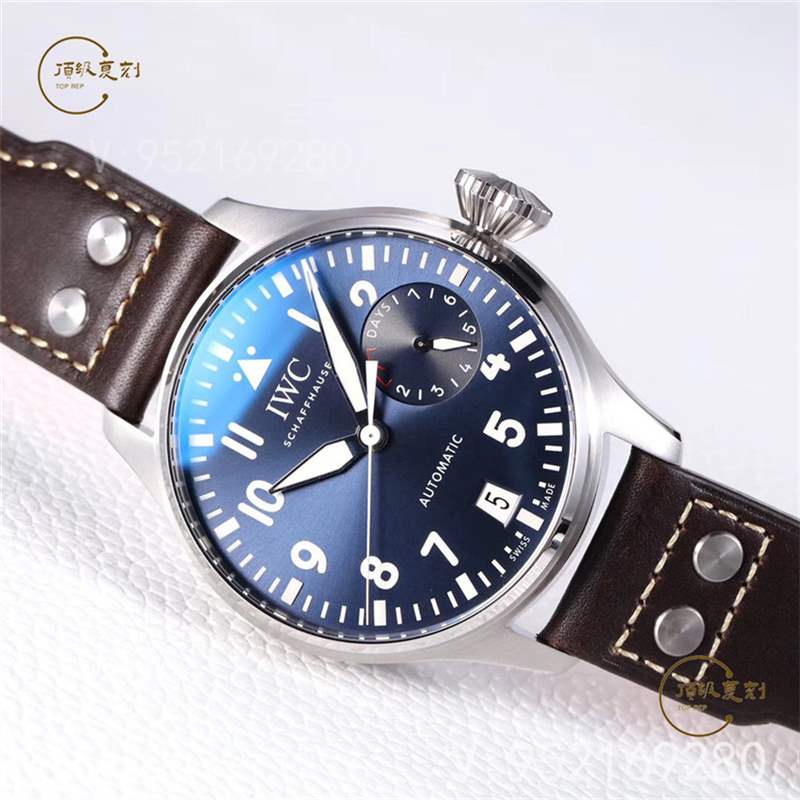 男人佩戴手表應(yīng)該戴哪只手(高檔表戴錯(cuò)很掉價(jià))-復(fù)刻表