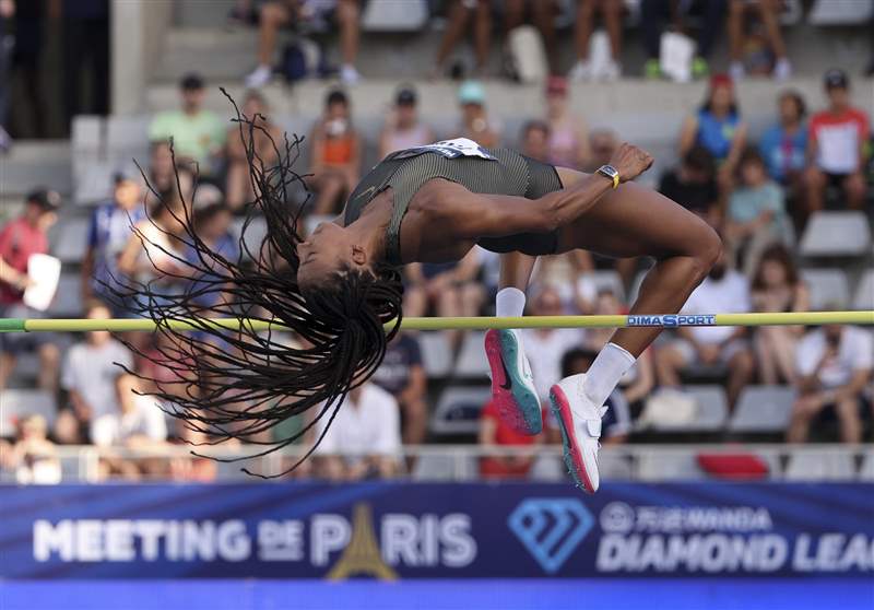 RICHARD MILLE女性摯友眼中的RM 07-04腕表:運動員之選-復(fù)刻表