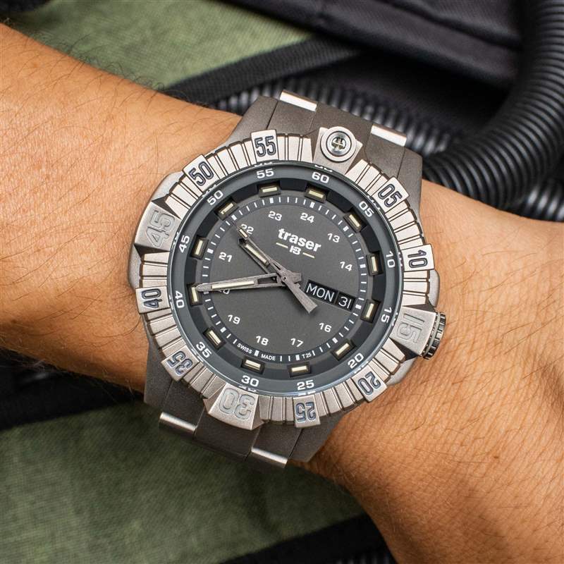 上手體驗:Traser P99 T戰(zhàn)術(shù)鈦金屬手表-復(fù)刻表