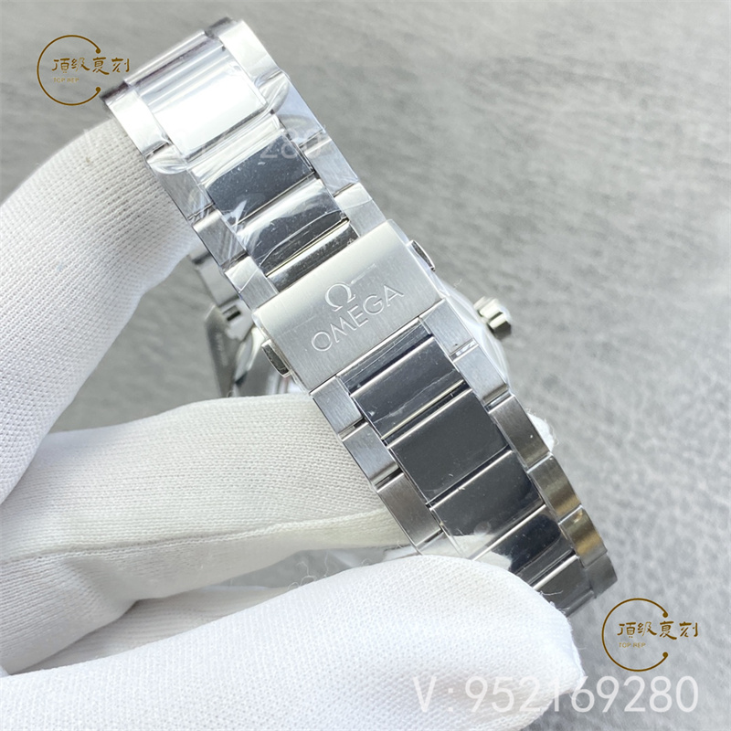 VS廠歐米茄海馬150m系列墨綠世界時復刻表：深度測評與細節解析-復刻表